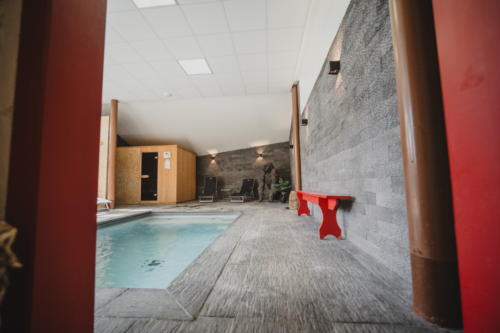 Le bassin intérieur du spa Zen Garden